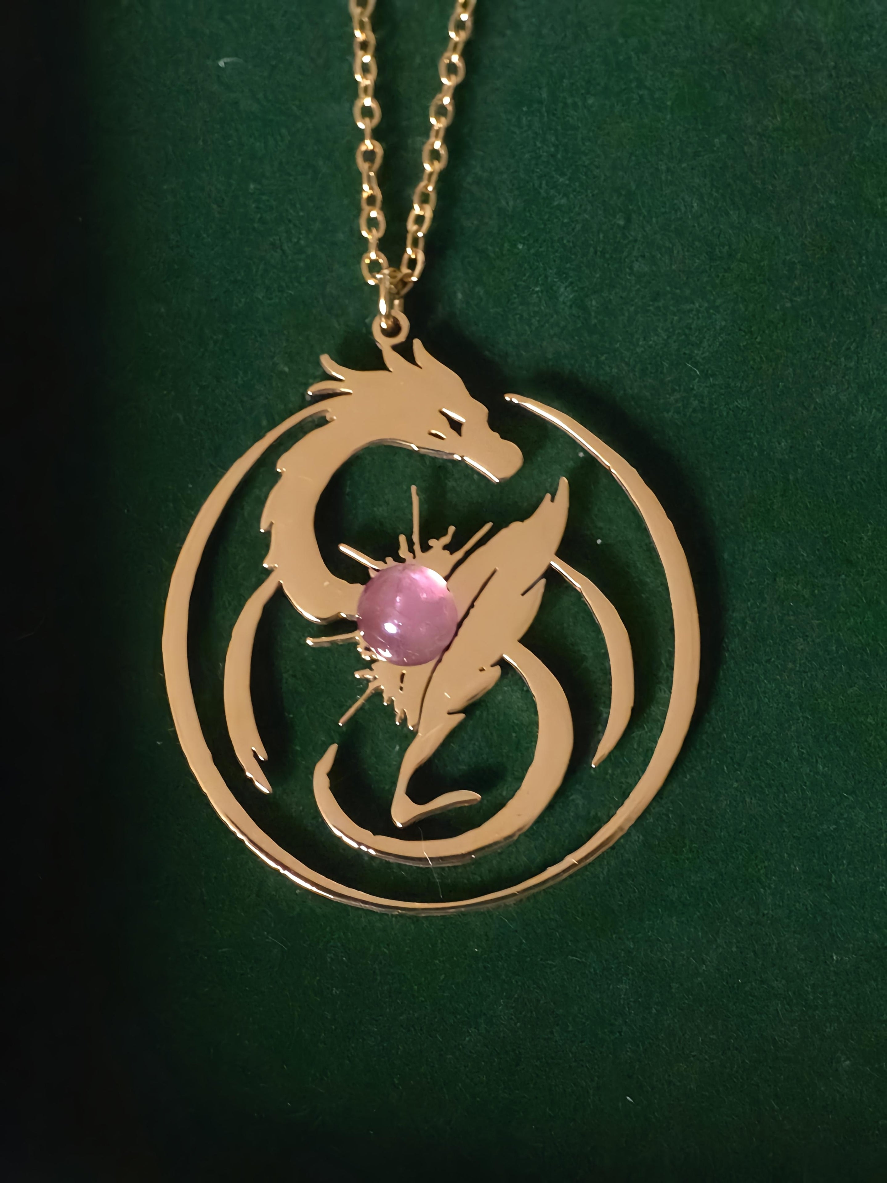 Pendentif PREMIUM — Arkan, le dragon protecteur — I Am My Own Legend